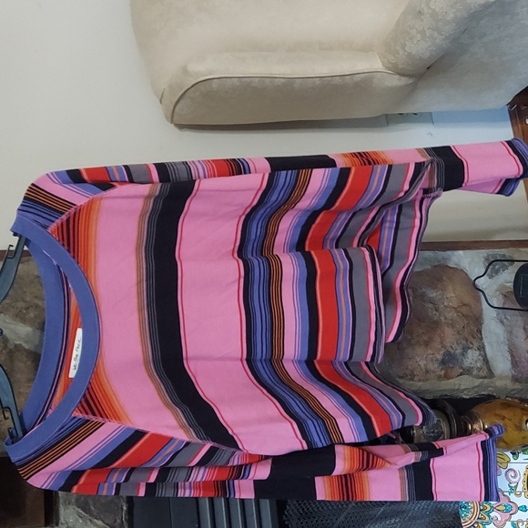 We the Free (XL) muti color shirt - Picture 2 of 3